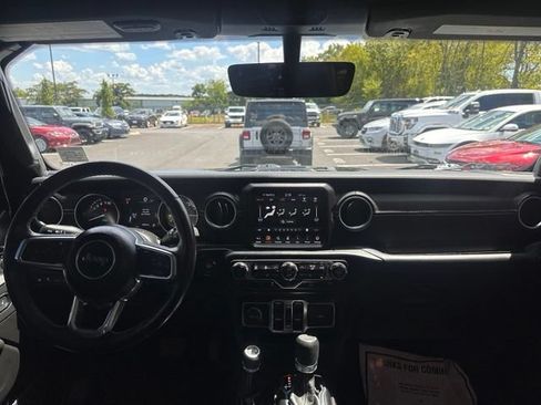 Used 2023 Jeep Wrangler Unlimited Sahara w/ Cold Weather Group AWD/4WD image 26
