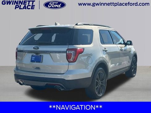 Used 2017 Ford Explorer XLT w/ Equipment Group 202A FWD image 5