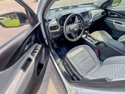 Used 2021 Chevrolet Equinox LS w/ LS Convenience Package FWD image 8
