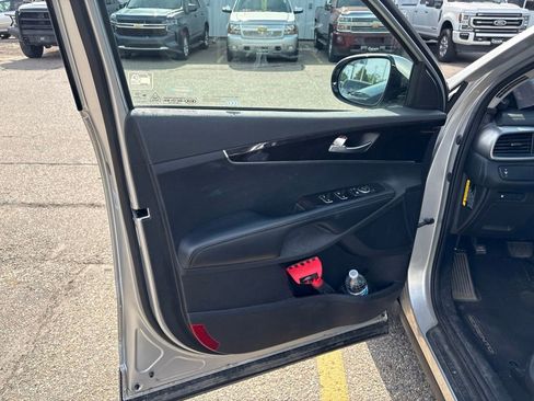 Used 2018 Kia Sorento LX AWD/4WD image 11