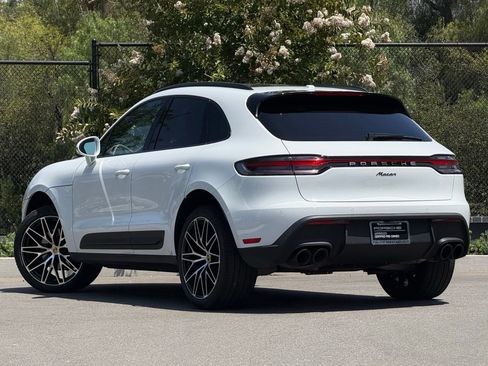 Used 2026 Porsche Macan AWD/4WD image 3