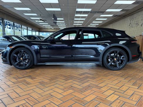 Used 2023 Porsche Taycan 4 Cross Turismo w/ Premium Package AWD/4WD image 13
