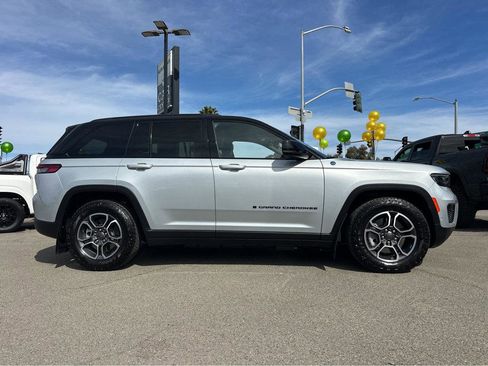 Used 2022 Jeep Grand Cherokee Trailhawk w/ Advanced Protech Group II image 44