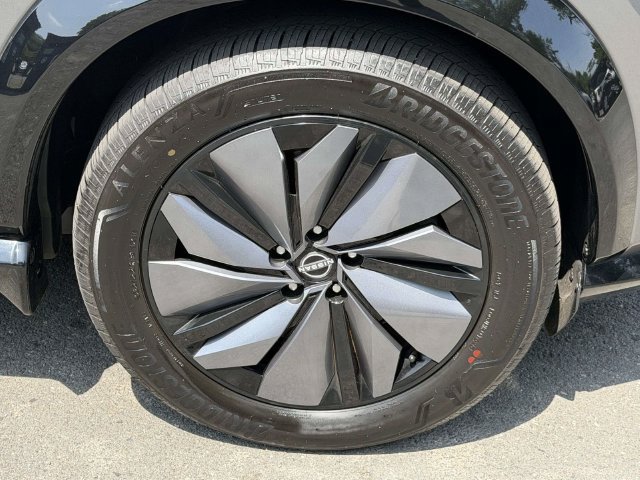Used 2023 Nissan Ariya AWD image 9