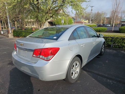 Used 2015 Chevrolet Cruze LT image 2