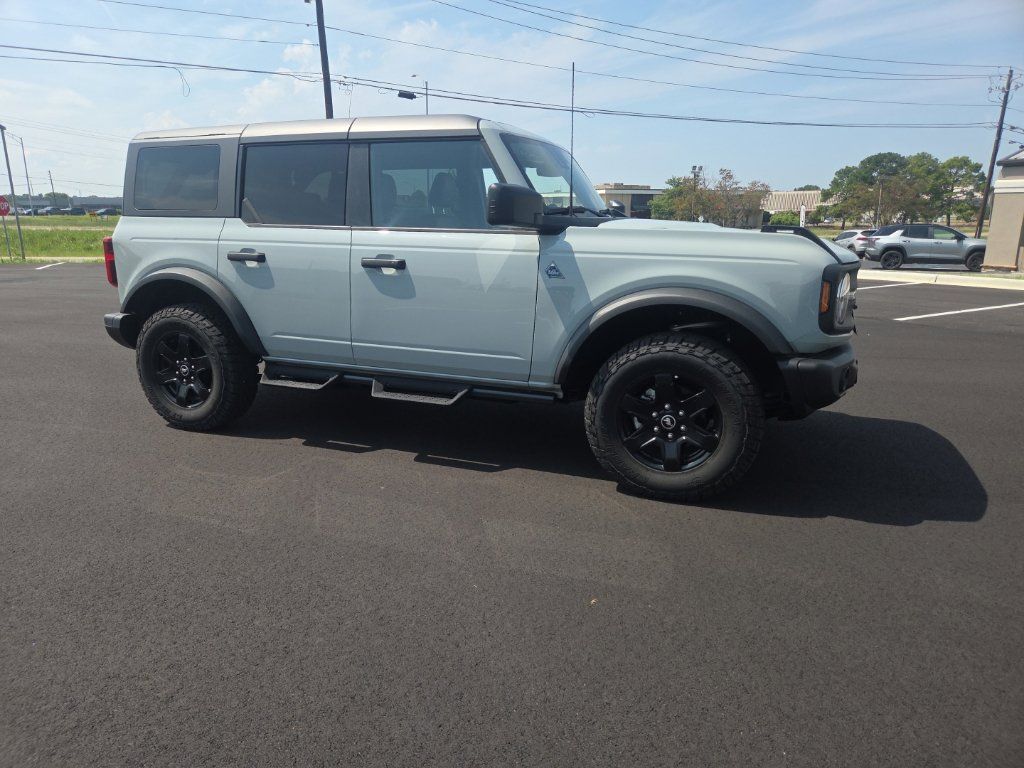Used 2023 Ford Bronco Black Diamond AWD/4WD image 17