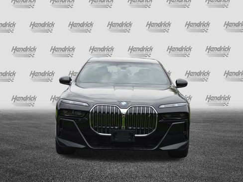 Used 2023 BMW i7 xDrive60 w/ Executive Package 2 AWD/4WD image 6