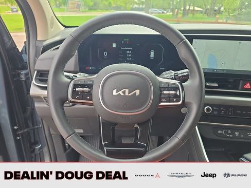 Used 2025 Kia Carnival SX FWD image 15