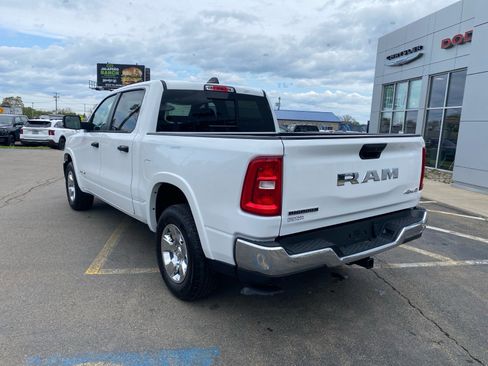 Used 2025 RAM 1500 Big Horn AWD/4WD image 3