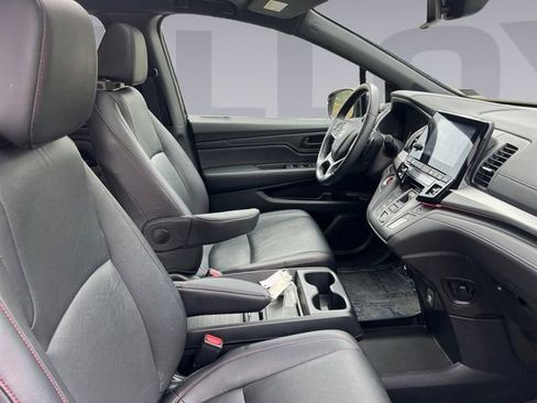 Used 2023 Honda Odyssey Sport image 17