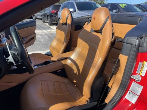 Used 2017 Ferrari California T image 2