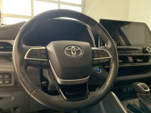 Used 2022 Toyota Highlander Platinum AWD/4WD image 14