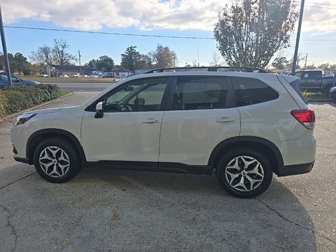 Used 2023 Subaru Forester Premium image 21