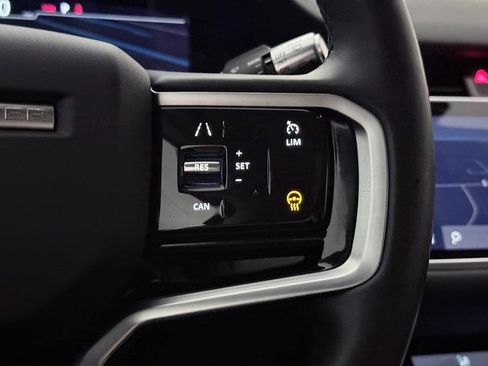 Used 2022 Land Rover Range Rover Evoque SE image 39