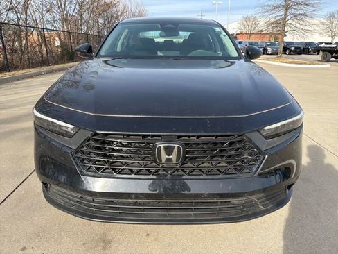 Used 2023 Honda Accord EX image 8