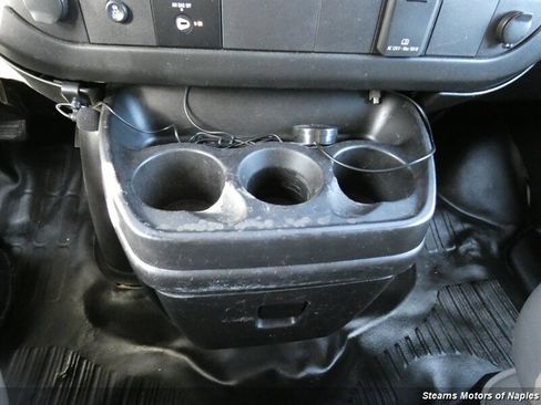 Used 2017 Chevrolet Express 3500 image 39