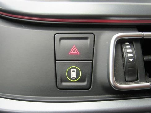 Used 2014 BMW i8 image 31