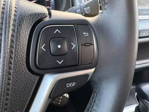 Used 2014 Toyota Highlander Plus AWD/4WD image 25