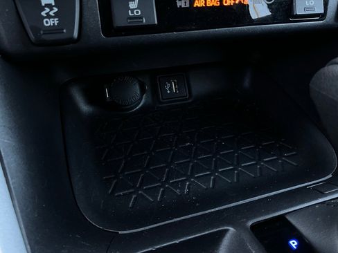 Used 2025 Toyota RAV4 XLE image 25