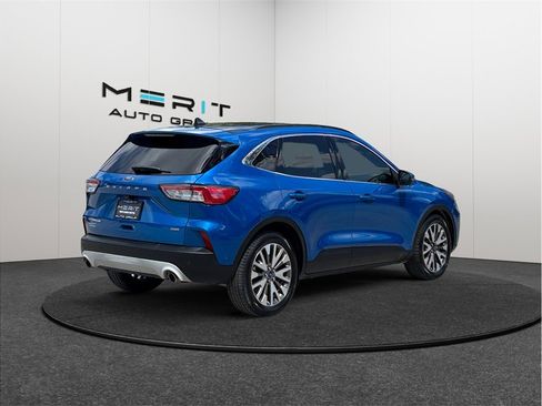 Used 2020 Ford Escape Titanium w/ Titanium Premium Package 2.0 FWD image 9