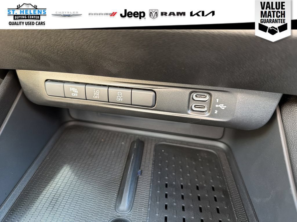 Used 2024 Dodge Charger Daytona R/T w/ Plus Group AWD/4WD image 22