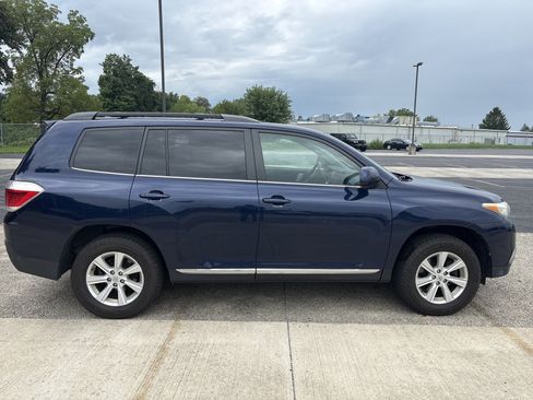 Used 2012 Toyota Highlander 4WD w/ Tech Pkg image 3
