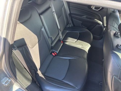 Used 2022 Jeep Compass Latitude AWD/4WD image 7
