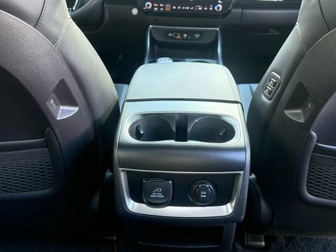 Used 2025 Kia Carnival SX Prestige FWD image 40