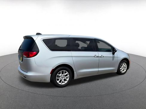 Used 2023 Chrysler Voyager LX FWD image 12