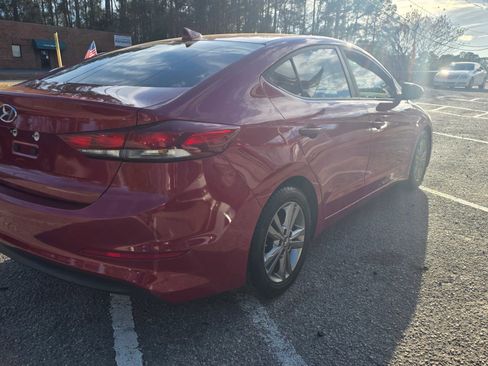 Used 2017 Hyundai Elantra SE image 7