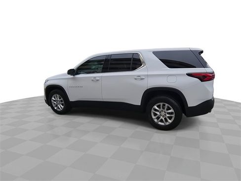 Used 2023 Chevrolet Traverse LS image 6