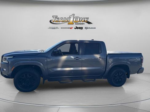 Used 2023 Nissan Frontier SV w/ Midnight Edition Package image 5