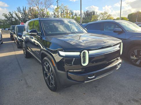 Used 2026 Rivian R1S Adventure image 2