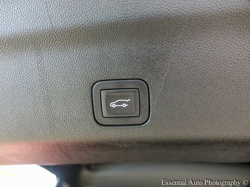 Used 2025 GMC Yukon Elevation w/ LPO, Floor Liner Package image 24