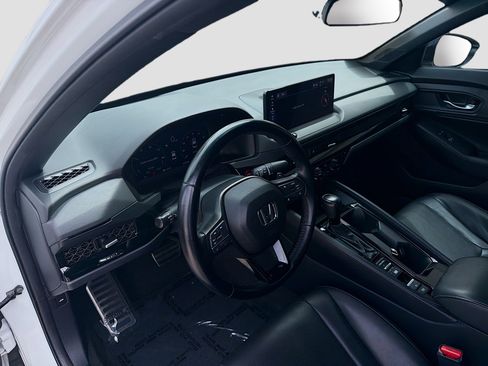 Used 2023 Honda Accord Sport image 9