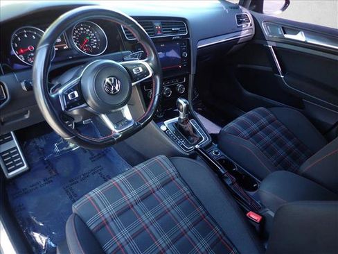 Used 2018 Volkswagen GTI SE FWD image 10