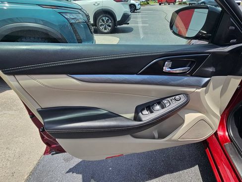 Used 2018 Nissan Maxima 3.5 SL FWD image 11