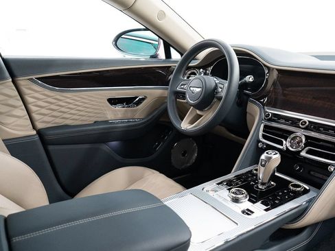 Used 2026 Bentley Flying Spur Plug-In Hybrid AWD/4WD image 25