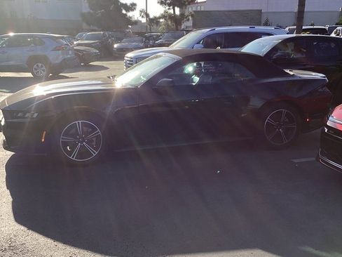 Used 2024 Ford Mustang Premium image 3