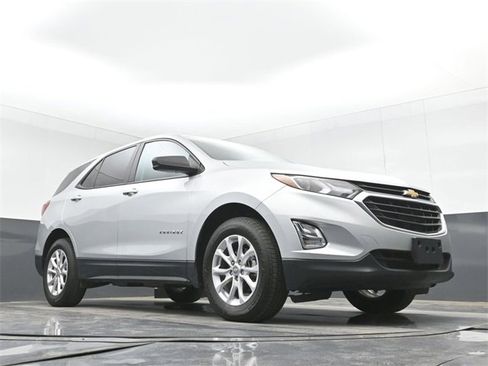 Used 2021 Chevrolet Equinox LS w/ LS Convenience Package image 41