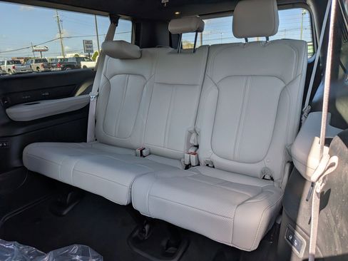 New 2026 Jeep Grand Wagoneer L Limited AWD/4WD image 25