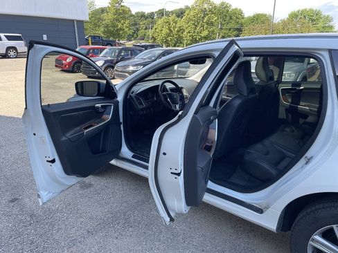 Used 2017 Volvo XC60 T5 Inscription FWD image 14
