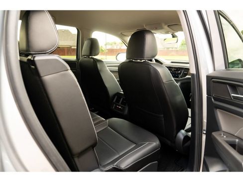Used 2023 Volkswagen Atlas SE w/ Black Wheel Package FWD image 16