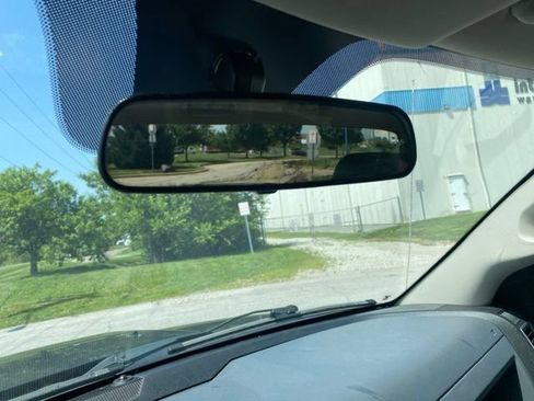 Used 2015 RAM 1500 Express RWD image 9