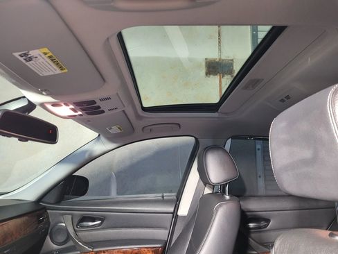 Used 2011 BMW 335i xDrive Sedan image 34