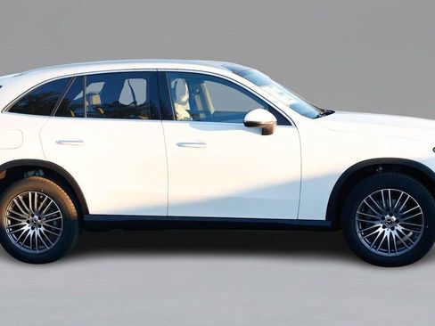 Used 2026 Mercedes-Benz GLC 300 4MATIC image 4