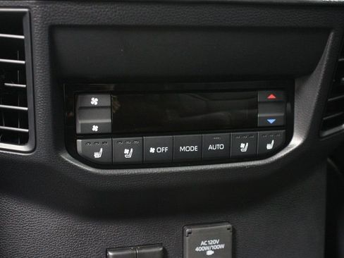 Used 2025 Toyota Sequoia Platinum image 11