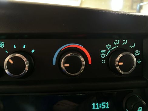 Used 2024 GMC Savana 2500 w/ Driver Convenience Package image 15