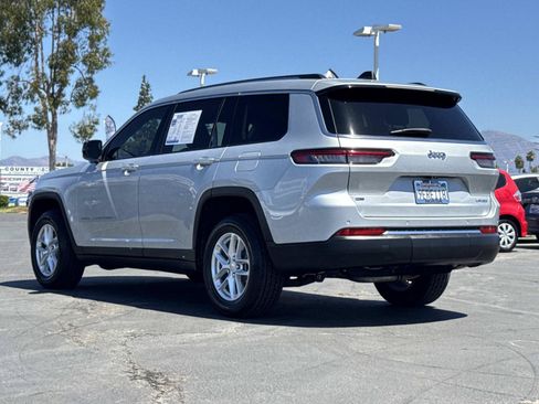 Used 2023 Jeep Grand Cherokee L Laredo RWD image 3