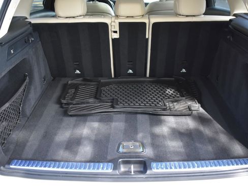 Used 2021 Mercedes-Benz GLC 300 300 4MATIC Premium Pkg Panoram image 48